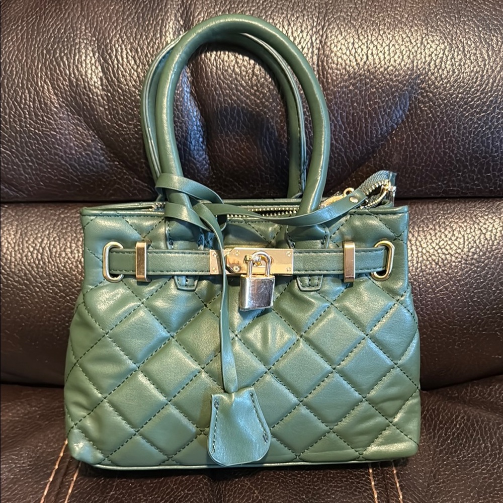 Elegant Green Quilted Handbag